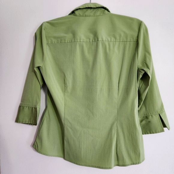 Apt. 9 medium button up 3 quarter sleeve green collared shirt - Picture 3 of 4